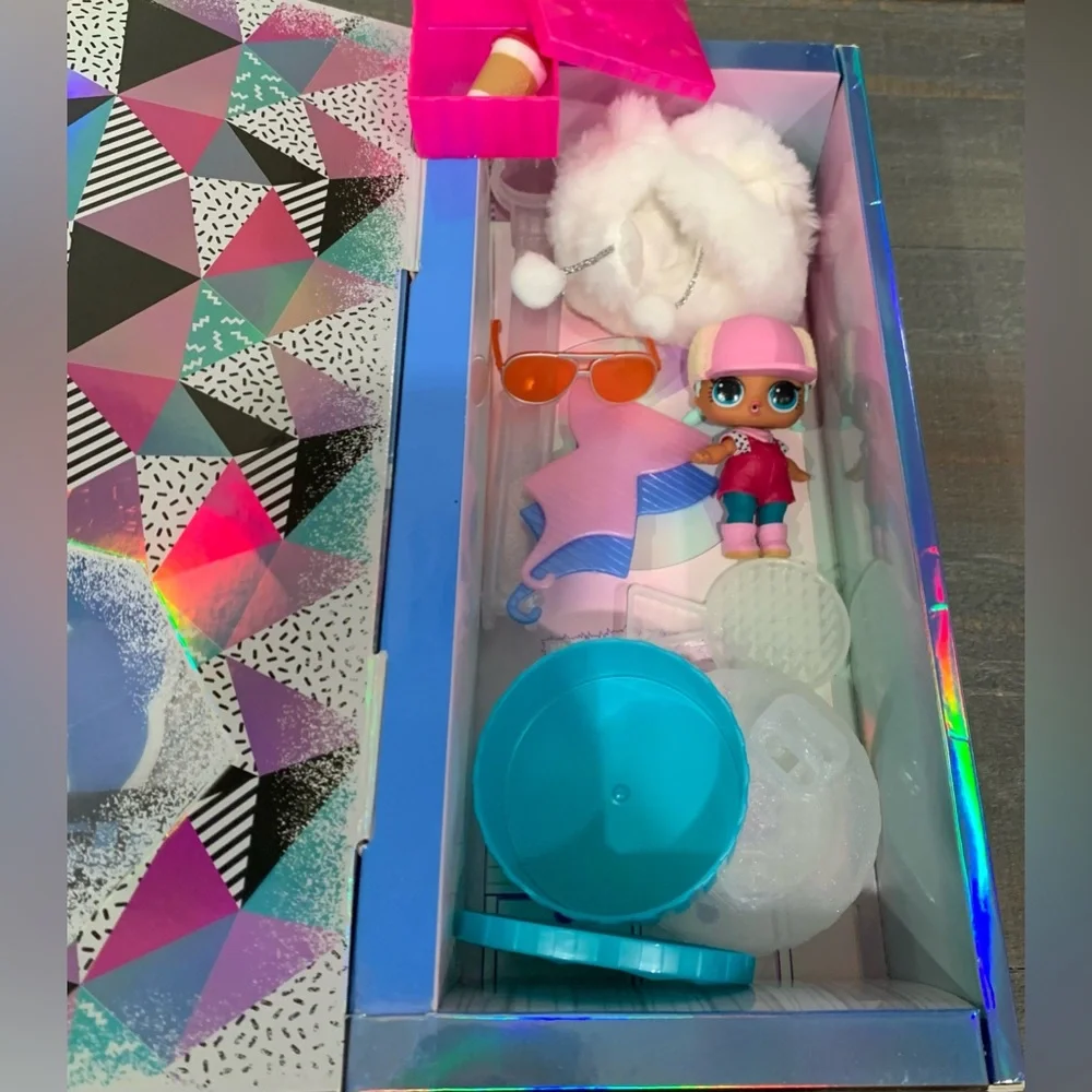 Winter Chill Icy Gurl And Brrr B.B Doll Girl LOL Surprise OMG Includes Items Pic